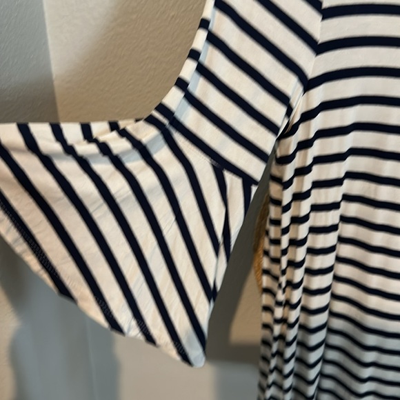Blue and white striped bell sleeved stretchy top - Picture 3 of 4